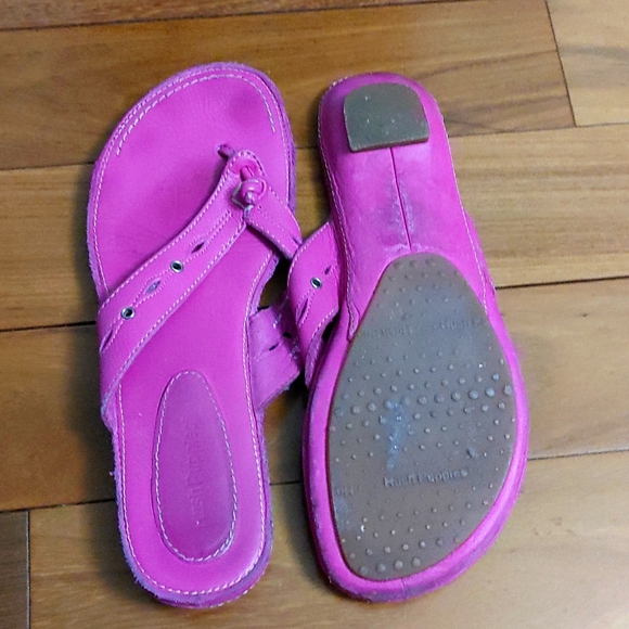Hush Puppies Women's Leather Sandals - Picture 3 of 6